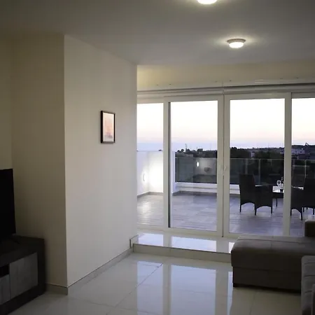 Sunset And Seaview -brand New Apartmán