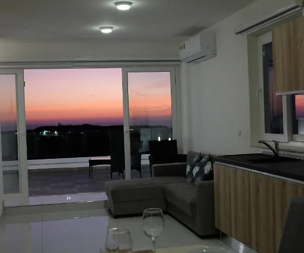 Sunset And Seaview -brand New Apartamento *